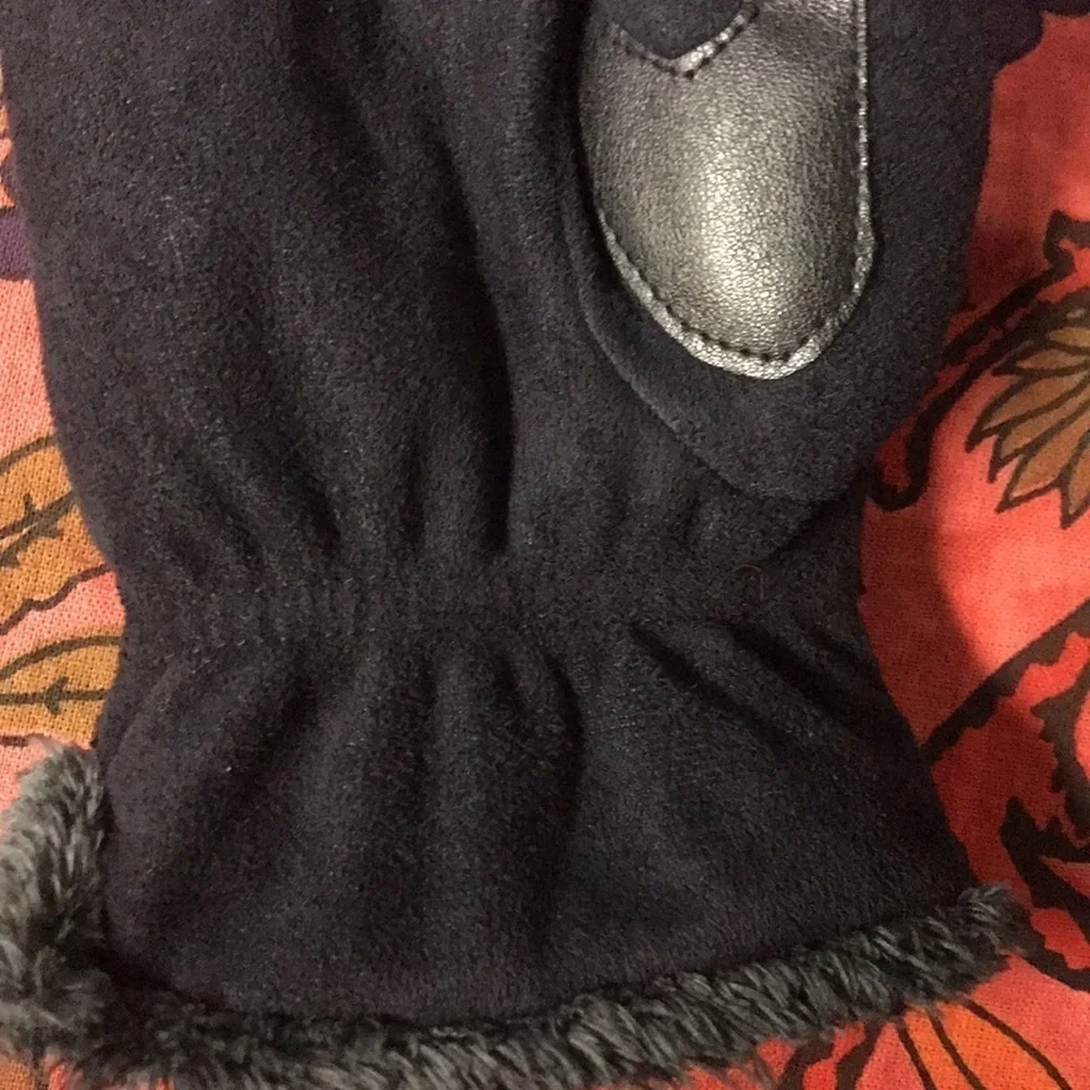 Fleece lined Suede Gloves Black Size Med Like new condition